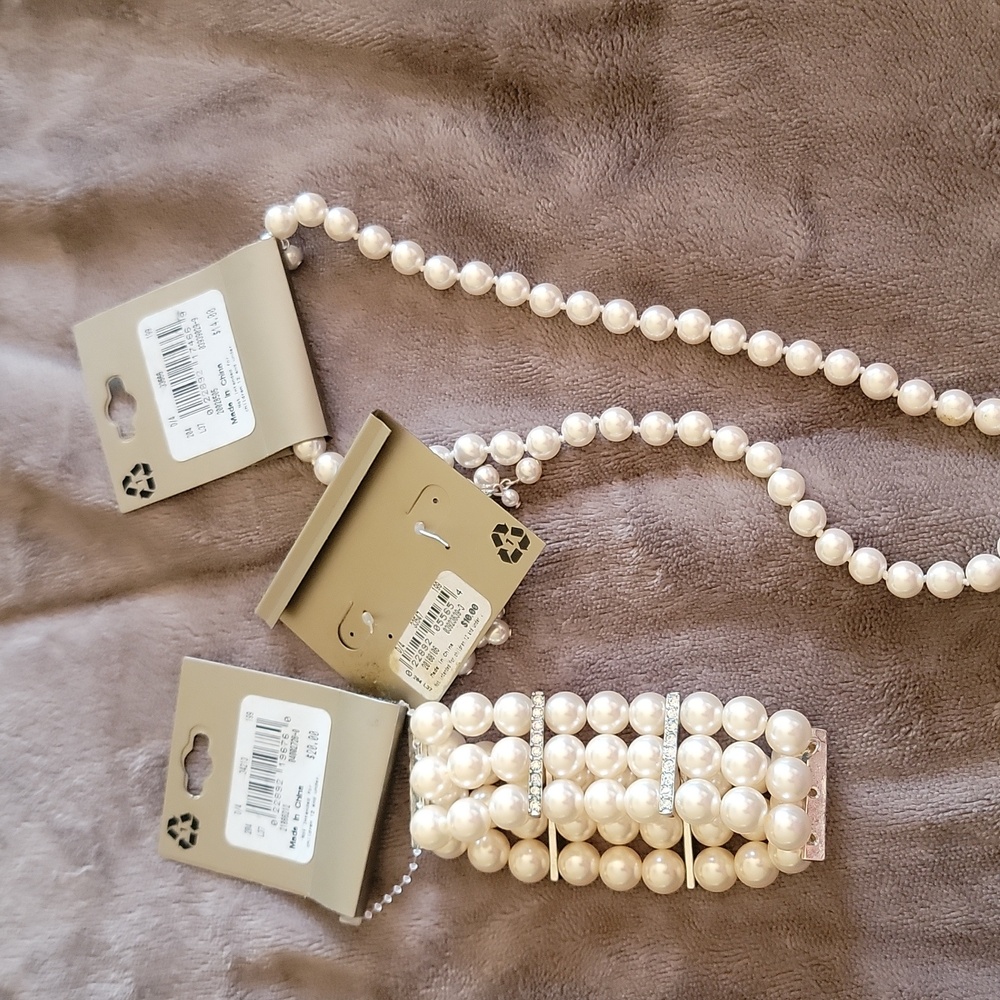 Studio S Jewelry Set - Picture 2 of 3